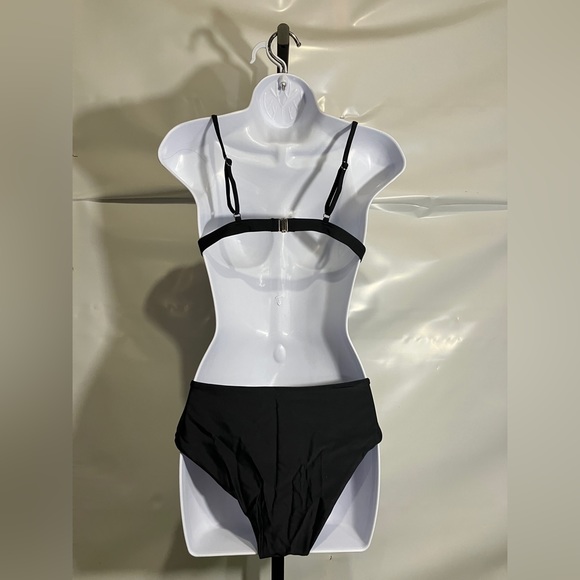 Women’s 2 Piece Bikini Swimsuit Size Medium - Picture 2 of 2